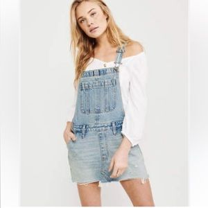 Abercrombie & Fitch Denim Overalls Shorts size M Medium Distressed